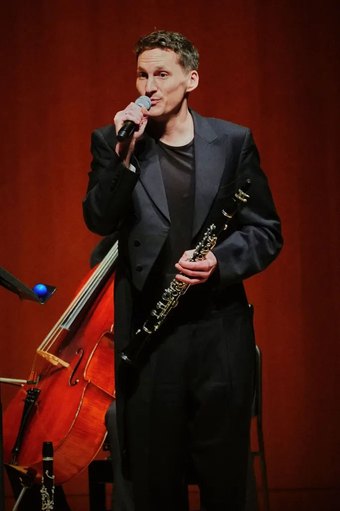 MCを務めたクラリネットのダニエル・オッテンザマー　(c)Fumito