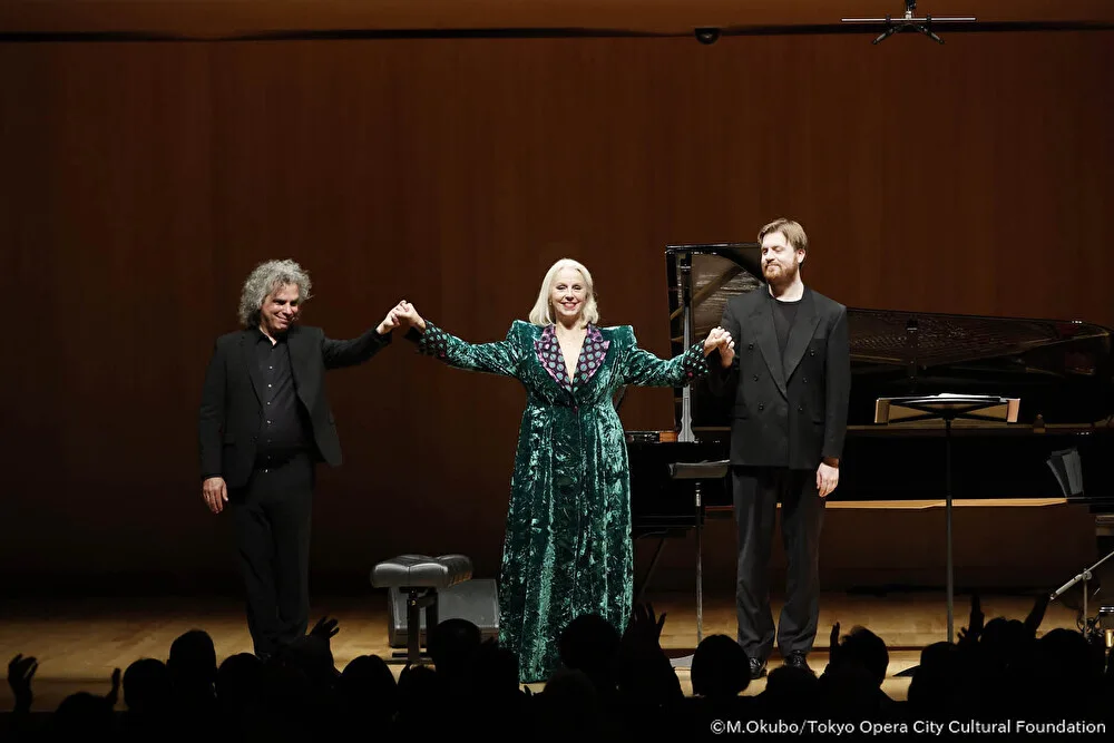 アンコールが終わったあとの会場は、あたたかい喝采に包まれた　(C)大窪道治／東京オペラシティ文化財団