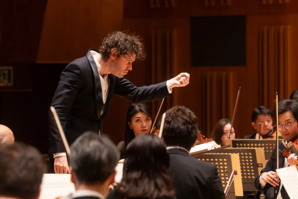 読響の第9公演を率いたマキシム・パスカル＝写真は12月20日 東京芸術劇場　(C)読売日本交響楽団 撮影＝藤本崇