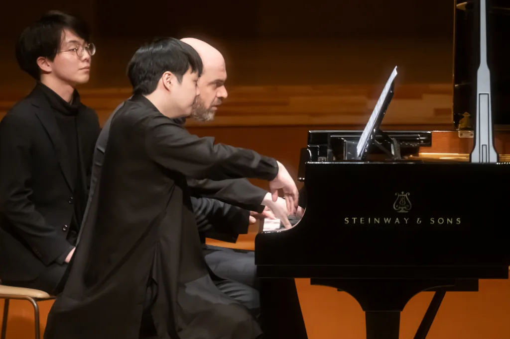 アンコールのドヴォルザーク「スラブ舞曲」は、聴く者の心に優美に訴えかける秀演だった　©池上直哉