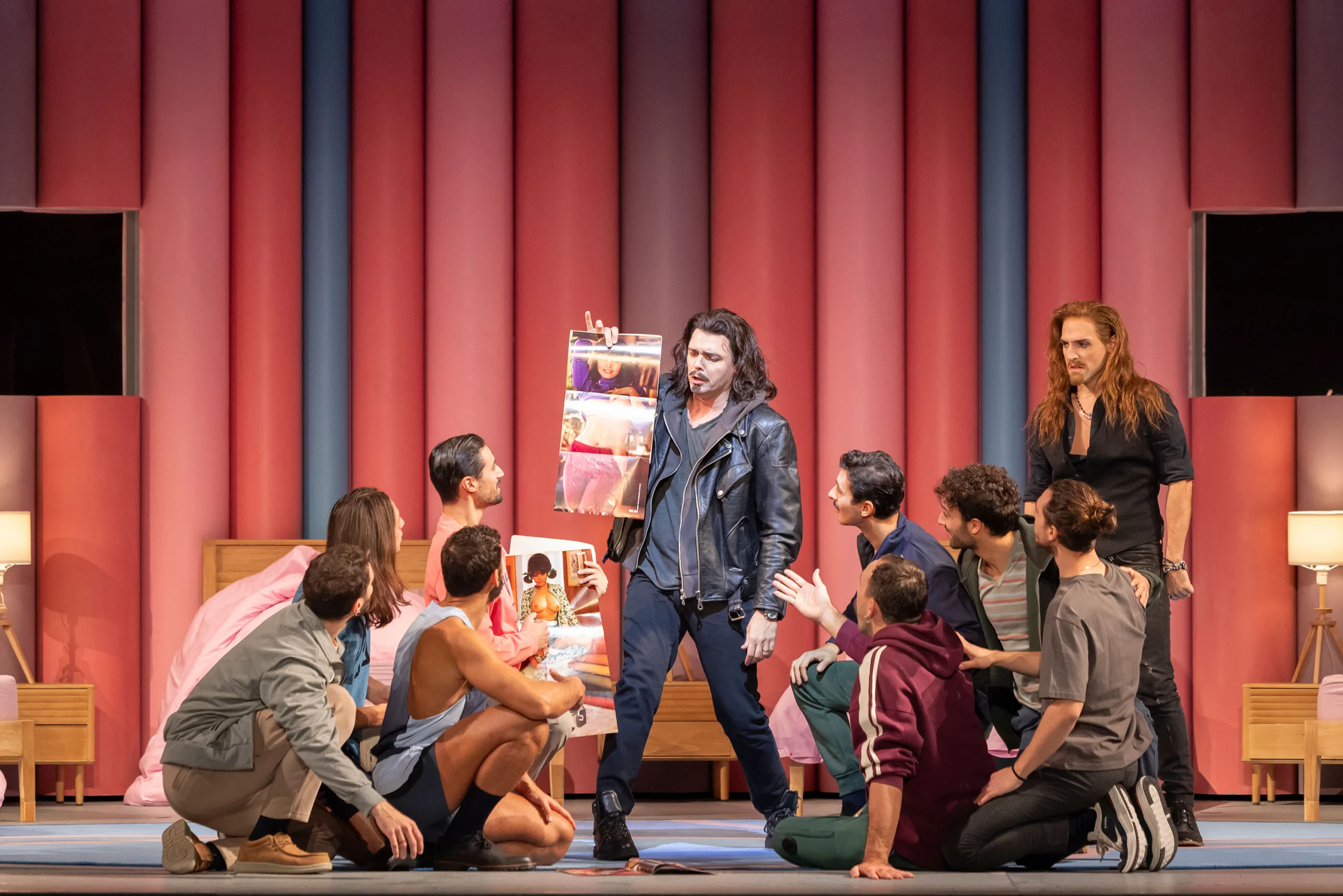 中央はグリエルモ役のミケレッティ　(C) Vito Lorusso / Teatro alla Scala