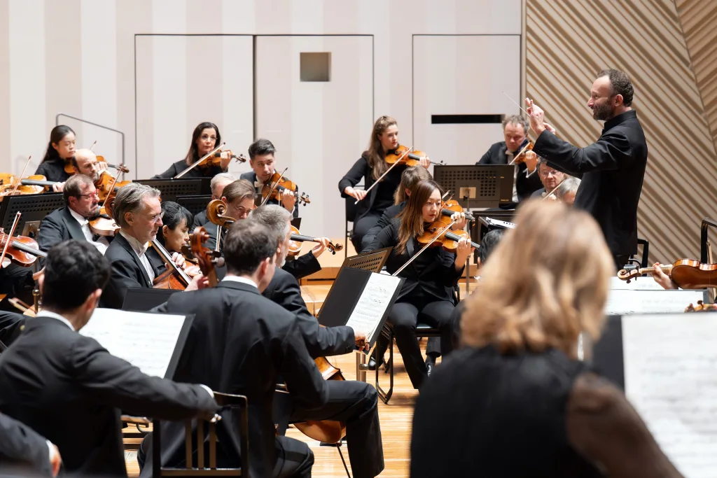 ドゥダメルとともに夏に来日したベルリン・フィルは今回首席指揮者ペトレンコが率いた(C)Monika Rittershaus