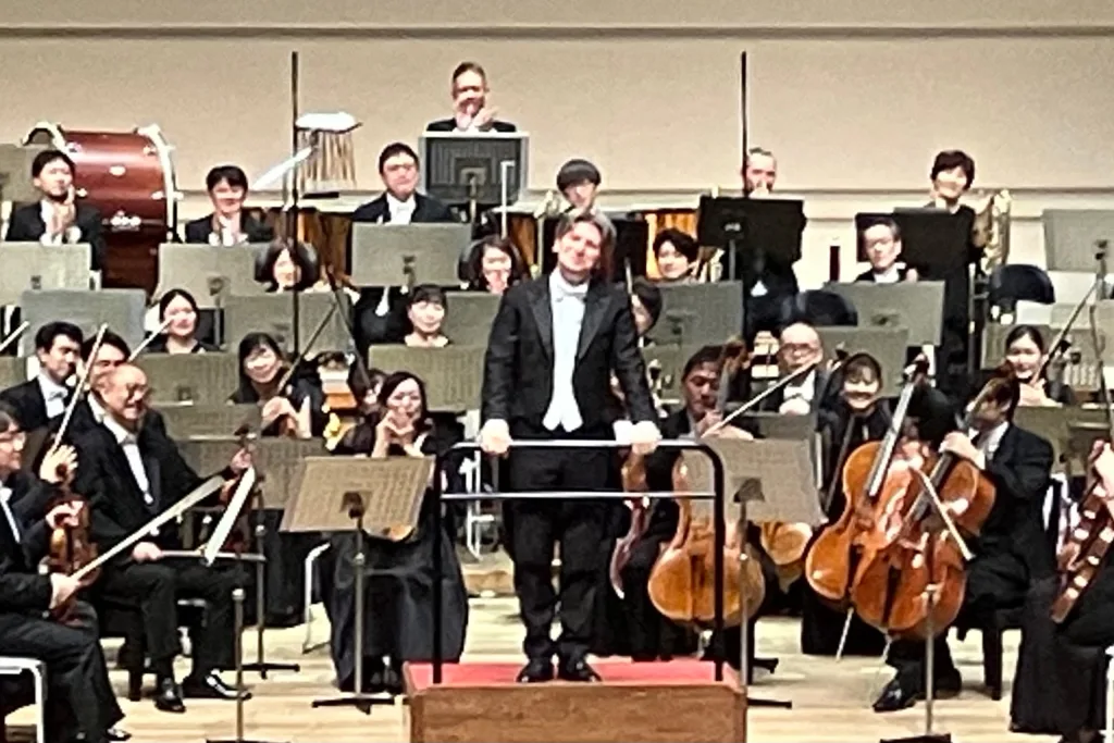 ダニエーレ・ルスティオーニが、ヴェルディとワーグナーの歌劇から管弦楽名曲集を披露した