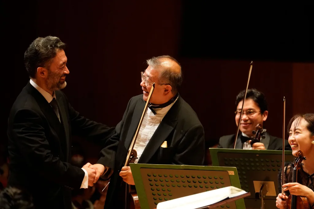 コンサートマスターの木野雅之と　Ⓒ山口敦