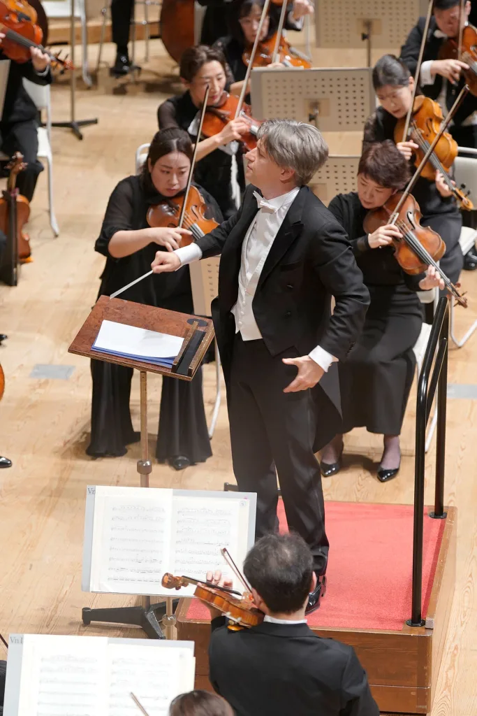 オペラの場面を明瞭に浮かび上がらせながら、大きな奔流を創ってまとめ上げた　提供：東京都交響楽団 （c）堀田力丸