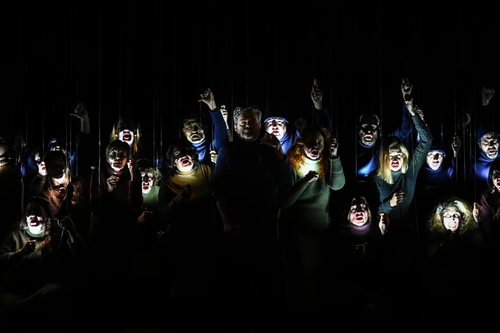 ミヒャエル・タールハイマー演出　ワーグナー：歌劇「さまよえるオランダ人」(c) Hans Jörg Michel