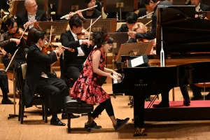 ガーシュウィンのピアノ協奏曲へ調のソリストを務めた上原ひろみ（C）TERASHI Masahiko