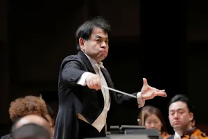 下野竜也が大阪フィルハーモニー交響楽団の第594回定期に登場。バルトークの歌劇「青ひげ公の城」をメインとしたプログラムを披露した(C)飯島隆