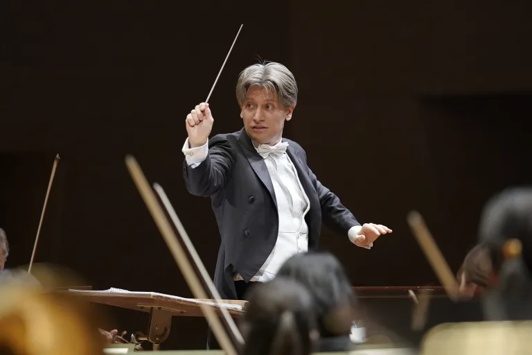 約7年半ぶりに都響の指揮台に立ったダニエーレ・ルスティオーニ　提供:東京都交響楽団（c）堀田力丸