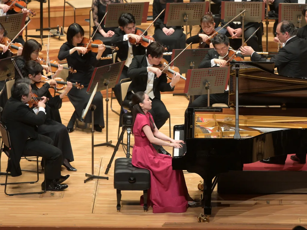 松田華音のピアノは敏捷でスピード感がありながら、打鍵がしっかりしていて音は明快に底まで響いた　写真提供：NHK交響楽団