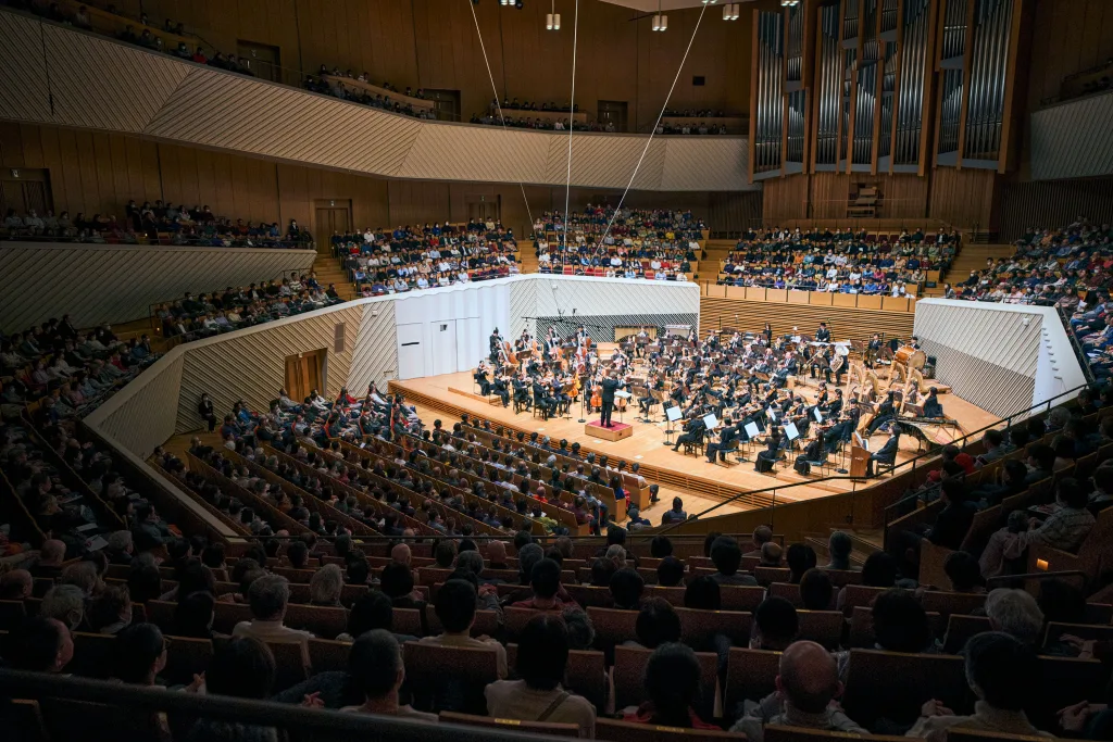 チャイコフスキー：バレエ音楽「くるみ割り人形」Op.71から。ノットは、優雅で軽やかなサウンドですっきりと作品をまとめ上げた　©平舘平／ミューザ川崎シンフォニーホール　