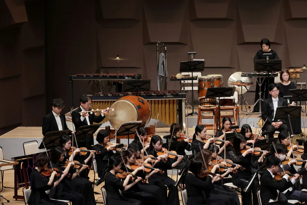 小山清茂「管弦楽のための鄙歌 第2番」では、和楽器が活躍した（C）飯島隆