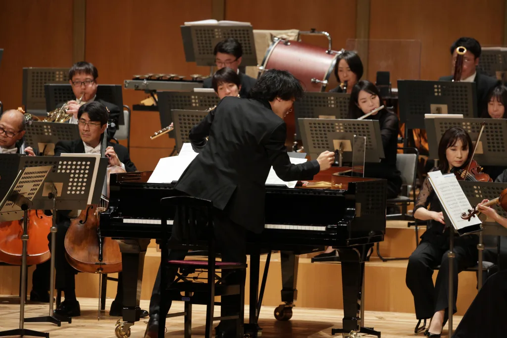 北村は、全身を使ったリードで意図した音楽を引き出していった