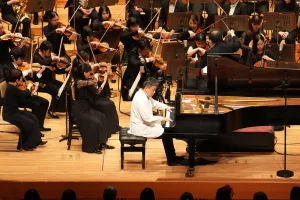 横山幸雄がデビュー35周年を記念して、ショパンとラフマニノフのピアノ協奏曲4曲を披露する演奏会を開催した　©Junichiro Matsuo