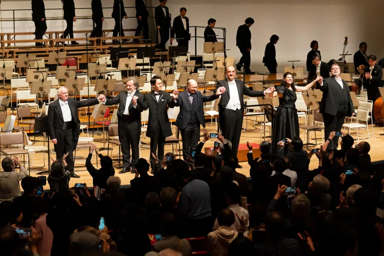 カーテンコールの熱烈な拍手であれば誰もが大歓迎だろう　(C)池上直哉／東京春音楽祭2025