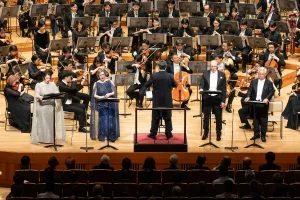 プフィッツナーの大作初演で多くの支持を集めたヴァイグレ＆読響　(C) 読売日本交響楽団 撮影＝藤本崇