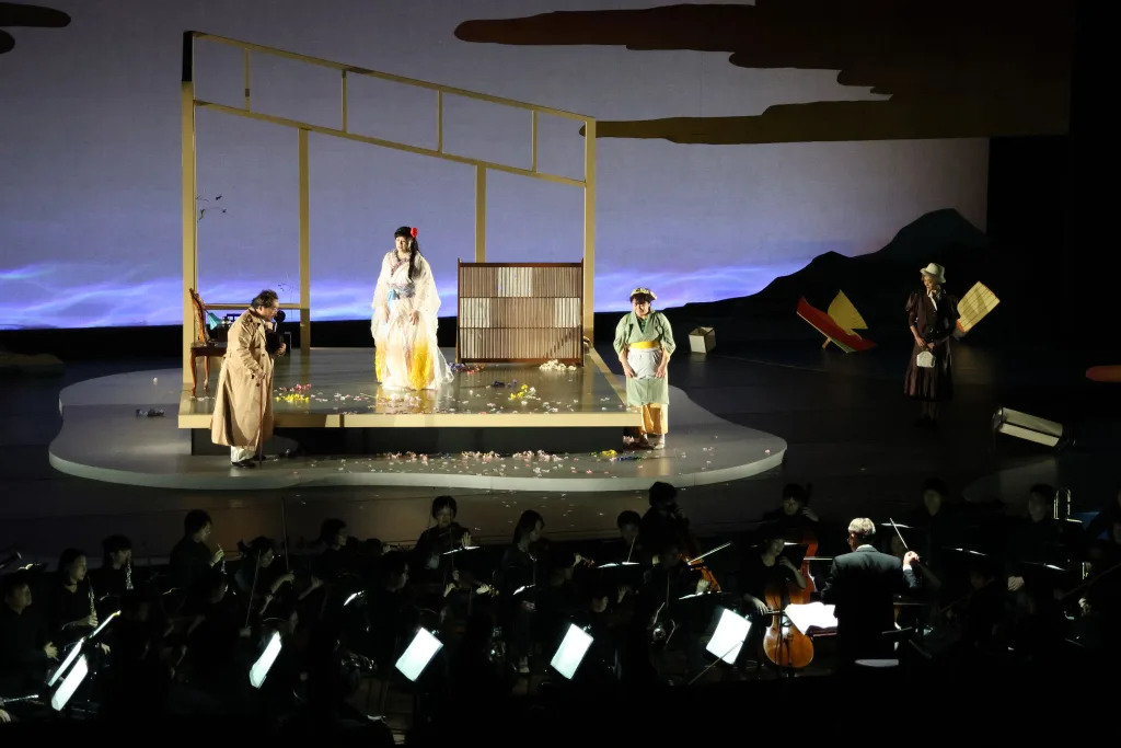 田崎尚美演じる蝶々さんの歌唱は、まさに迫真