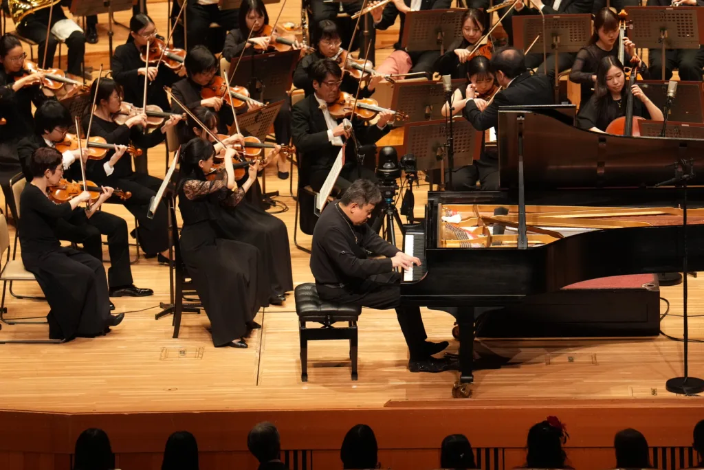 ラフマニノフのピアノ協奏曲第2番で、横山は持ち前のヴィルトゥオジティを発揮　©Junichiro Matsuo