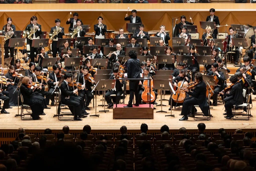 マーラーの交響曲第1番では、各楽器から鳴る魅力的な音が心に残った　©読売日本交響楽団　撮影＝藤本崇　※写真は2月15日（日）横浜みなとみらいホールで開催された同内容公演より