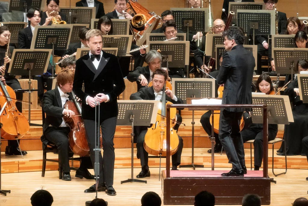 ベンヤミン・アップルを独唱に迎えたマーラーの「さすらう若人の歌」©堀田力丸