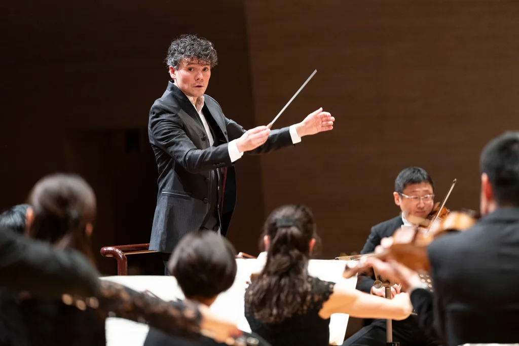 「英雄の生涯」の随所で、グランディの手腕と今の札響の充実ぶりが示された　©堀田力丸