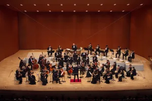 神戸市室内管弦楽団第171回定期演奏会。鈴木秀美ならではの発想で組まれたプログラムが披露された　提供：（公財）神戸市民文化振興財団／©米田フォト