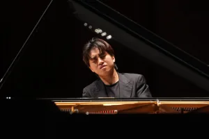 牛田智大がオール・ブラームス・プログラムを披露するリサイタル・ツアーの東京公演(会場:東京芸術劇場コンサートホール)が行われた ©︎松尾淳一郎/提供:ジャパン・アーツ