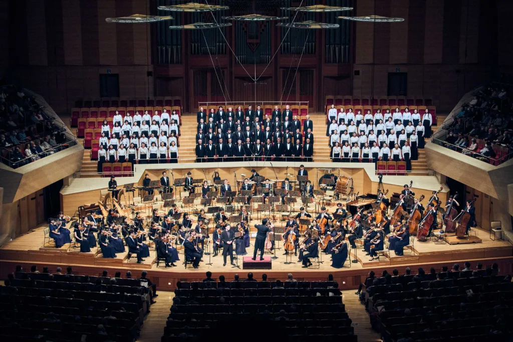 コープランド「アメリカの古い歌」。合唱は東響コーラス　©平舘平/TSO