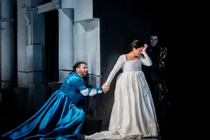「カテリーナ・コルナーロ」より、左からジェラルド（エネア・スカラ）、カテリーナ（カルメラ・レミージョ） (C)Studio U.V. - Courtesy Donizetti Opera - Fondazione Teatro Donizetti