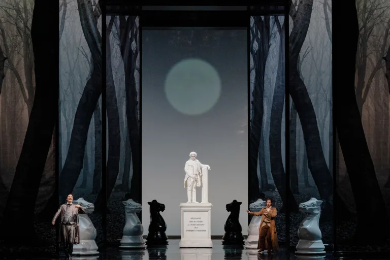 グリシャ・アサガロフ演出　モーツァルト：オペラ「ドン・ジョヴァンニ」　撮影：堀田力丸　提供：新国立劇場