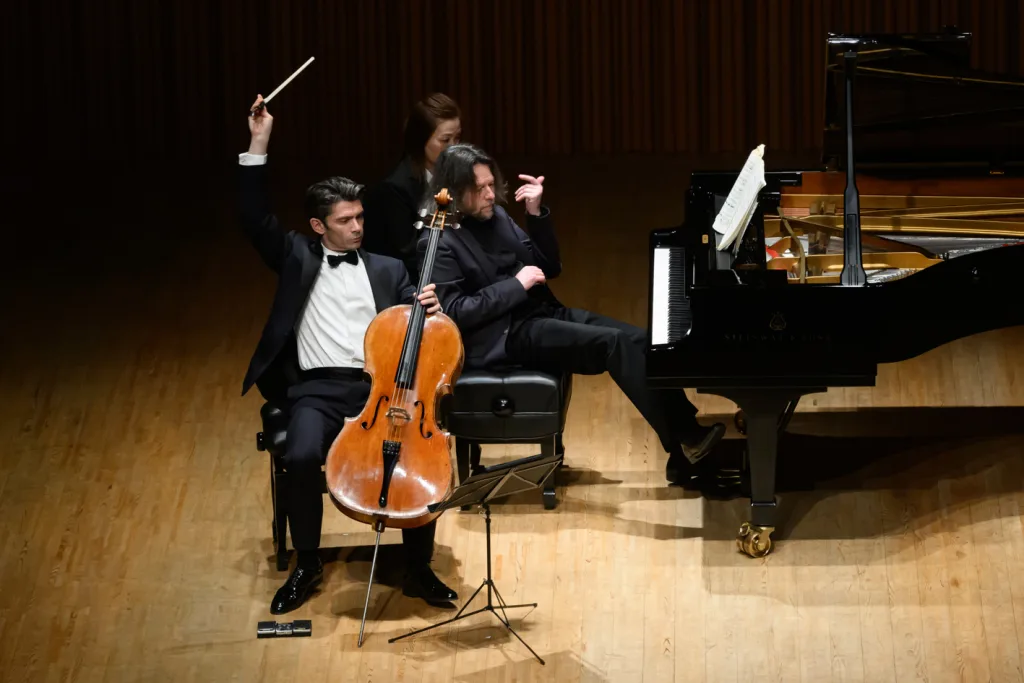 ラテン気質を大いに発揮した二人によるユニークな快演（ｃ）藤本史昭　写真提供：TOPPANホール