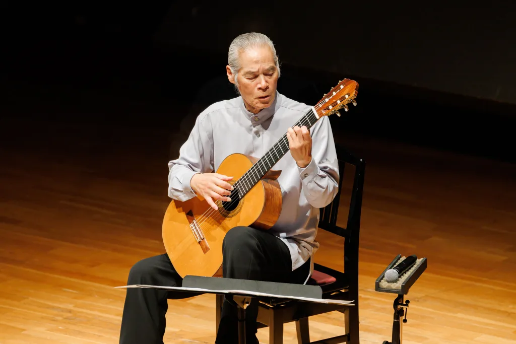 荘村の演奏から、武満作品における進化を感じ取れたことは意義深い　写真：増田雄介　提供：東京・春・音楽祭実行委員会