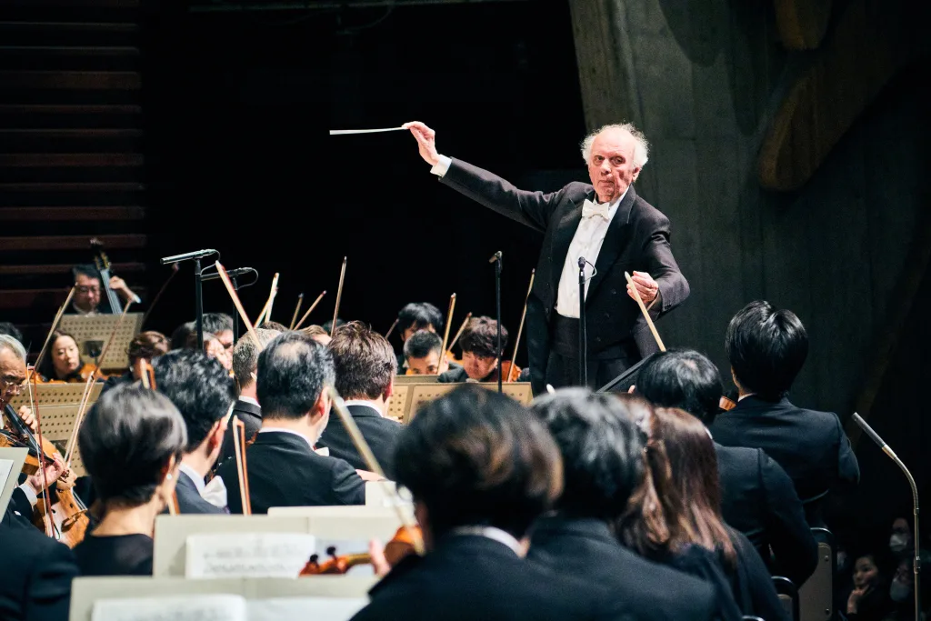 ヤノフスキがN響の持てる力を最大限に引き出す手腕は、巨匠芸そのもの　(C)平舘平／東京・春・音楽祭2026