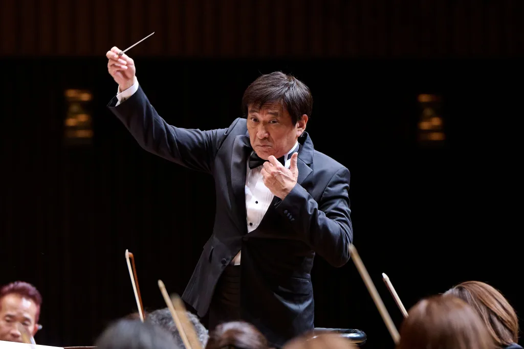 トップバッターは藤岡幸夫指揮、関西フィルハーモニー管弦楽団。楽団の持ち味である明るさが存分に発揮された　（C）（公財）朝日新聞文化財団提供、樋川智昭撮影