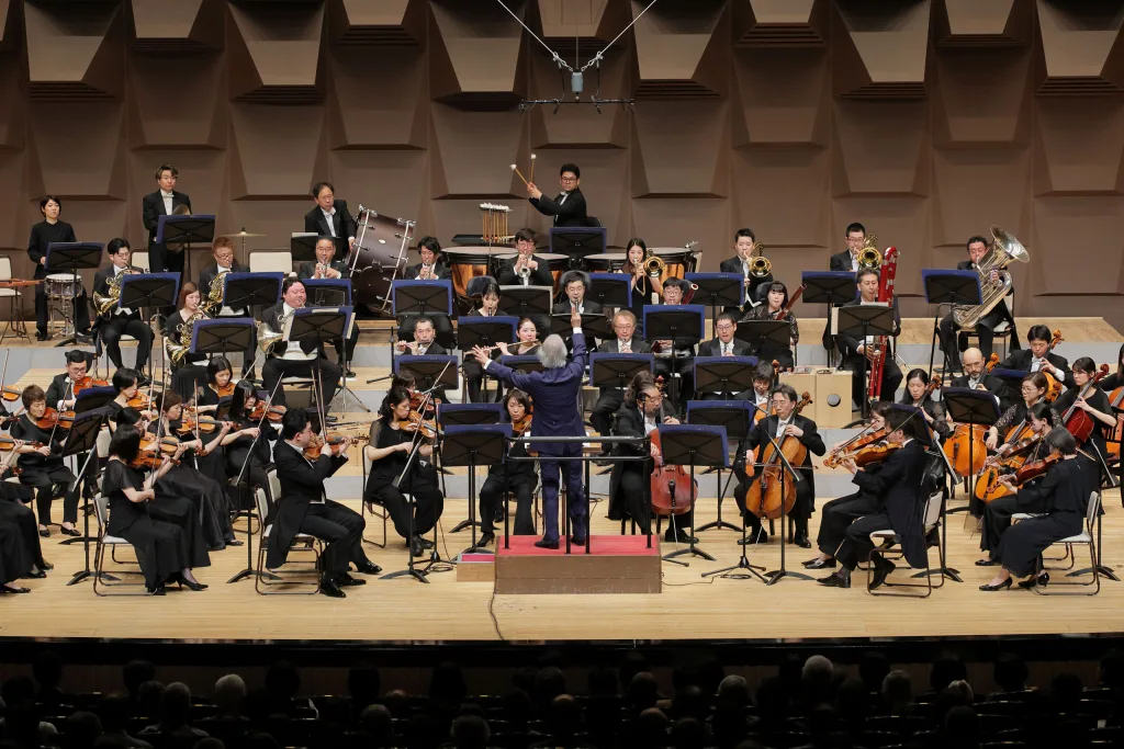 尾高尚忠の交響曲第1番 第1楽章「マエストーソ」。緊張感に満ちた演奏で一気に駆け抜けた　（C）飯島隆