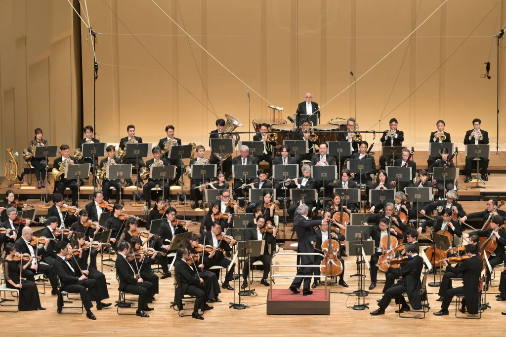 ブルックナーの交響曲第9番。金管楽器の配置から、ルイージがブラスの和声バランスを重視していることが窺えた　写真提供：NHK交響楽団