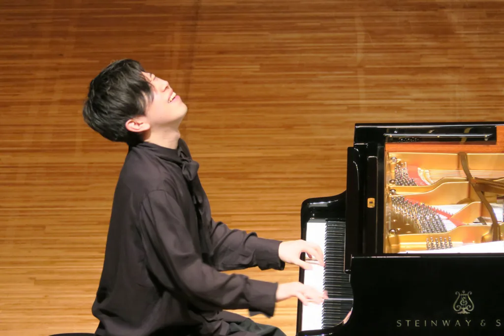 オリジナル曲の他、壷阪バージョンの「月の光」「水の戯れ」も演奏された