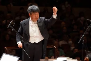 東京シティ・フィルの常任指揮者、高関健が、創立50周年記念特別演奏会でマーラーの第2番「復活」を披露した (c)K.Miura