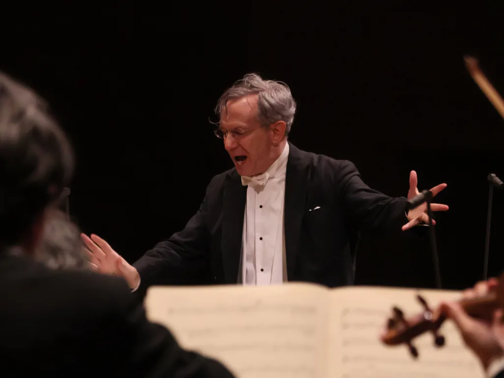 N響の首席指揮者ファビオ・ルイージが指揮台に立ち、両者にとって重要な作曲家であるマーラーの交響曲第5番を披露した　写真提供：NHK交響楽団