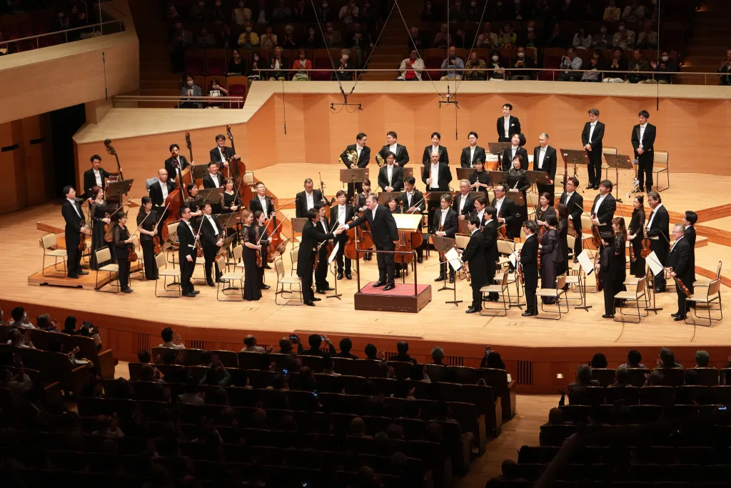 ベートーヴェンの交響曲第7番は全曲を一気呵成に駆け抜け、生気に満ちた演奏を聴かせた