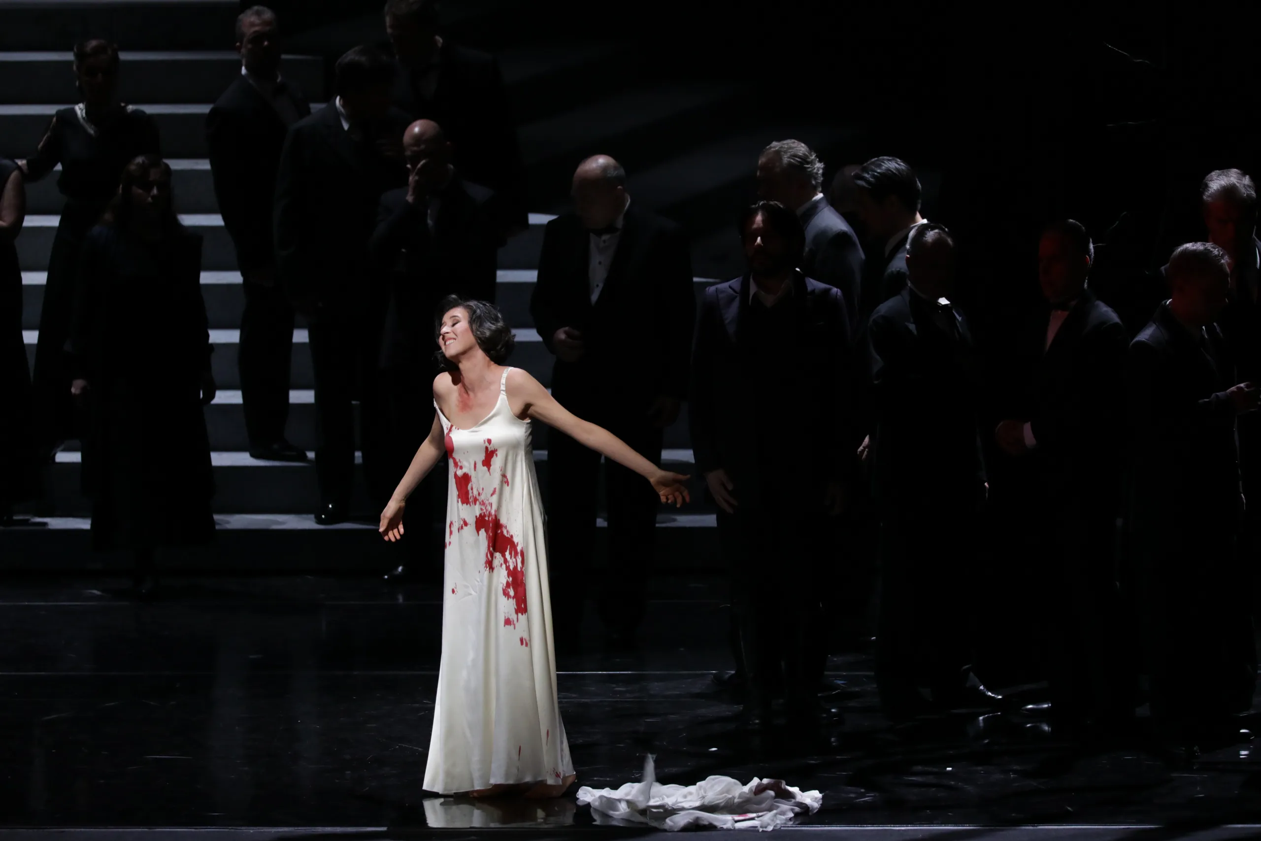 「ランメルモールのルチア」より、ルチアの狂乱の場を歌うリセット・オロペサ＝2023年4月 ミラノ・スカラ座　(C)Brescia e Amisano-Teatro alla Scala