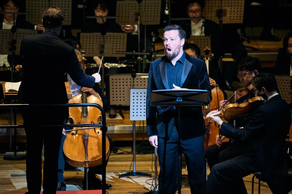 エリック役のデイヴィッド・バット・フィリップ（C）中村朱里