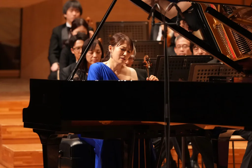 ラフマニノフのピアノ協奏曲第2番でソリストを務めた岡山県出身の中桐望。音色の美しさが際立っていた　（C）松尾淳一郎