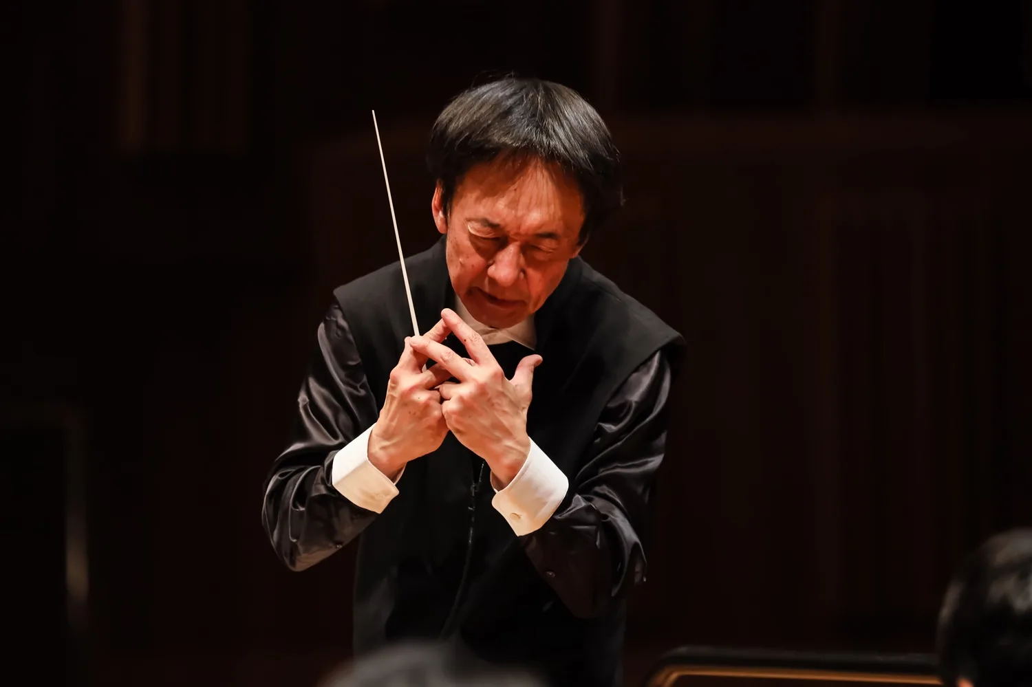 シューマン・ツィクルスを指揮する上岡敏之