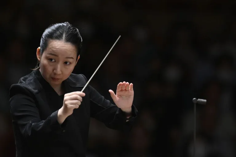 OMF首席客演指揮者 沖澤のどか