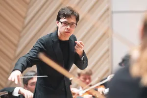 25歳でトゥールーズ・キャピトル国立管の音楽監督に就任したタルモ・ペルトコスキ