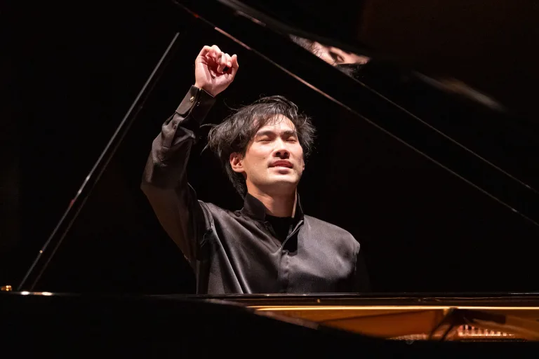 ブルース・リウが、コンセプチュアルなプログラムを披露した