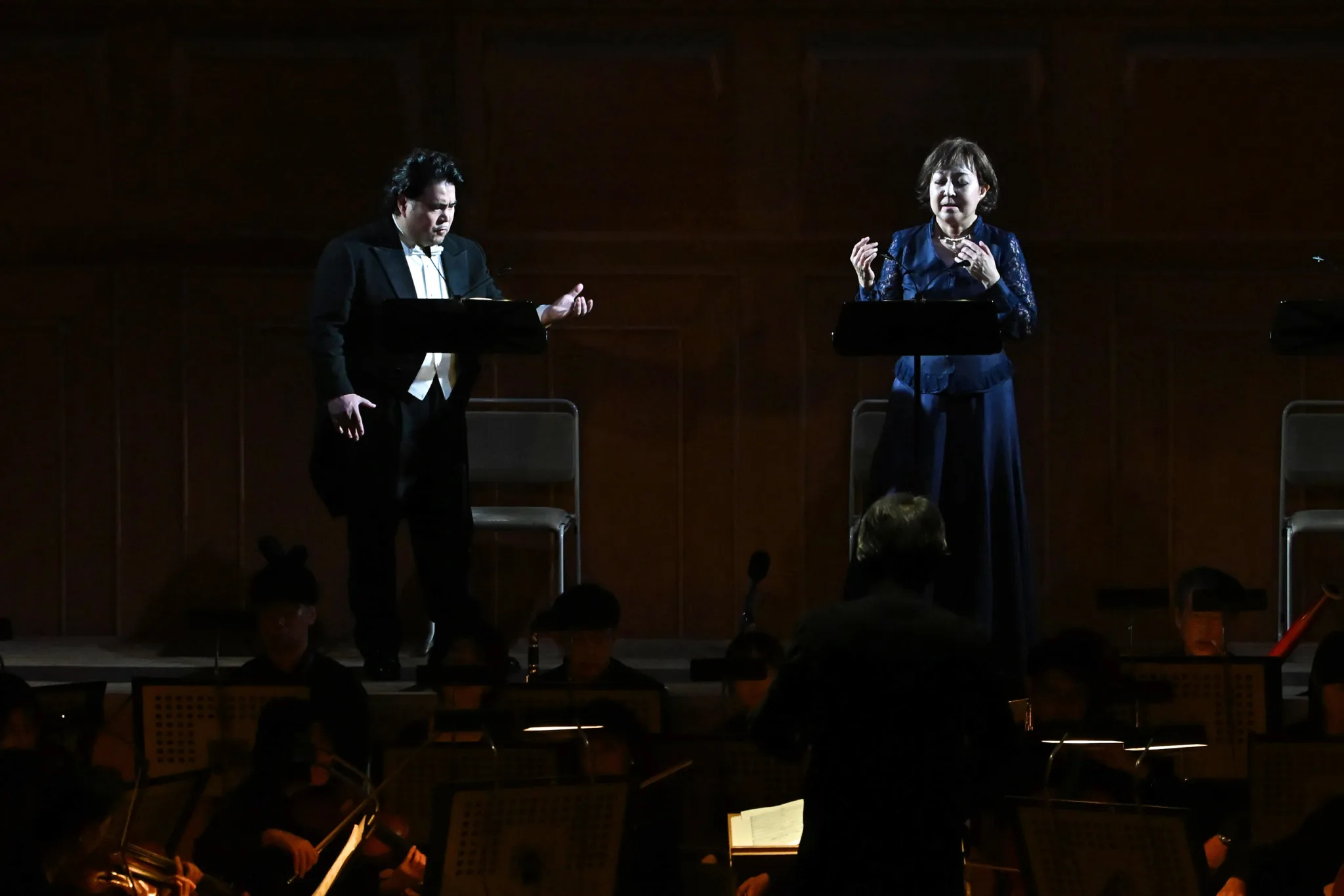 写真左からウェルテル役の宮里直樹とシャルロット役の池田香織　（c）樋川智昭