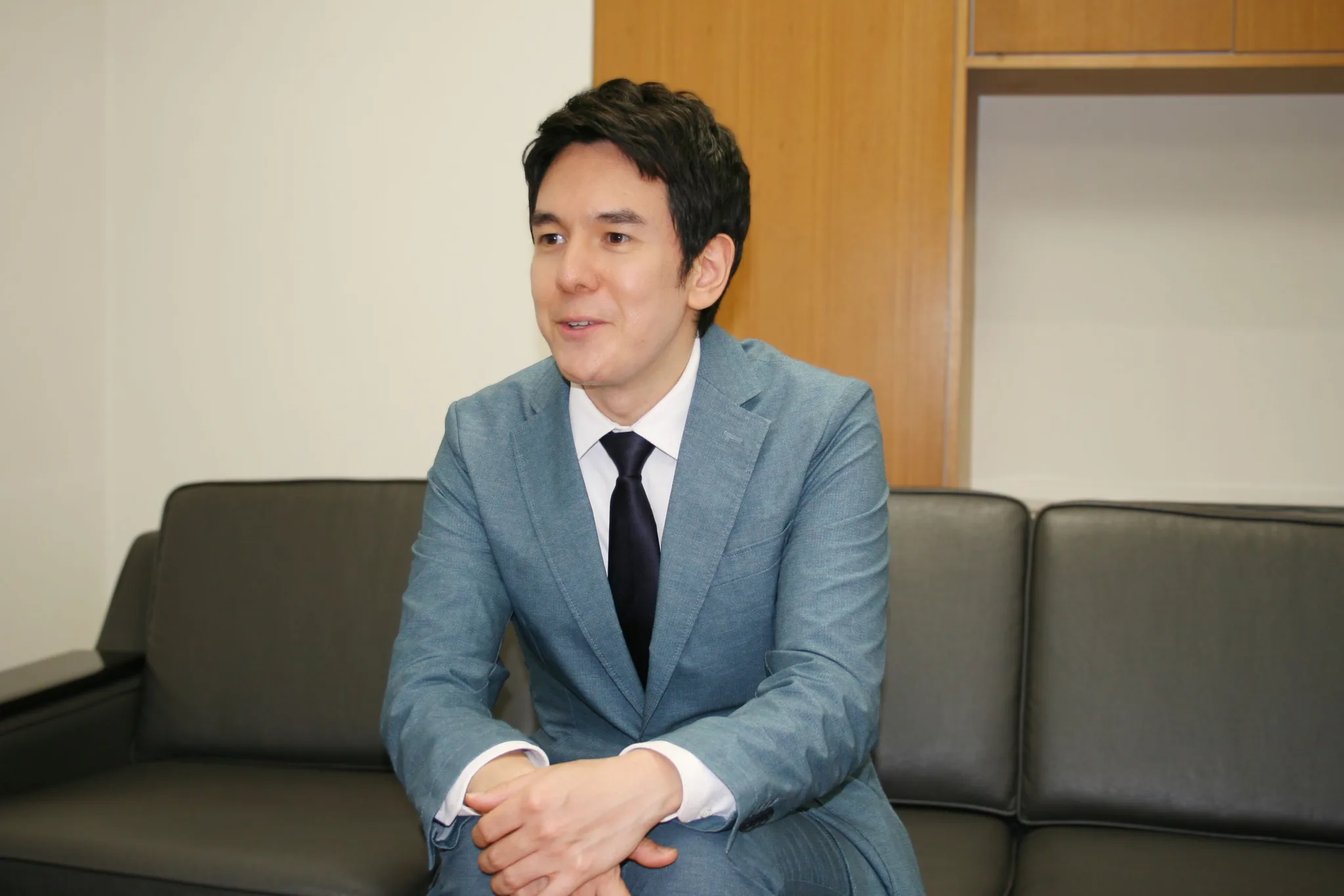15周年記念のリサイタルへの思いを語る金子三勇士