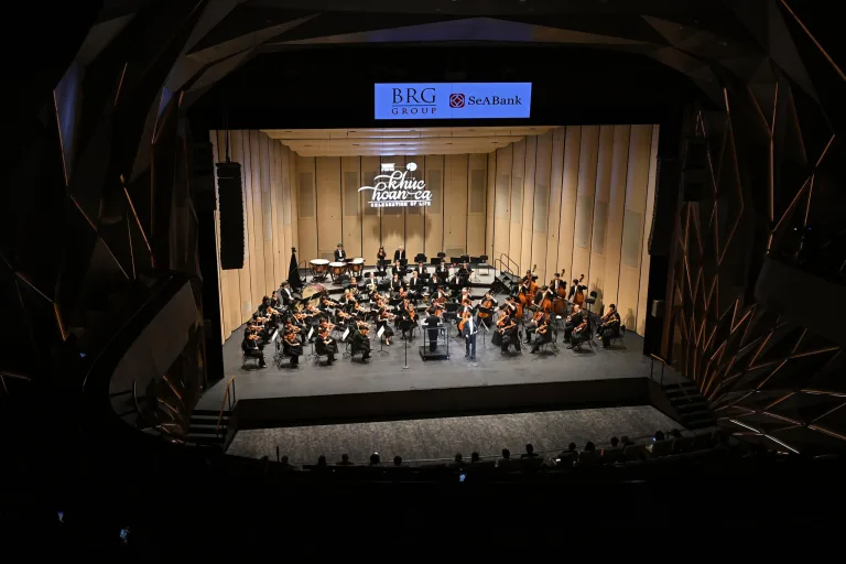 ベトナム、ハノイ市にあるホー・グオム・オペラで九州交響楽団の公演が行われた　写真／栗山主税　提供：九州交響楽団